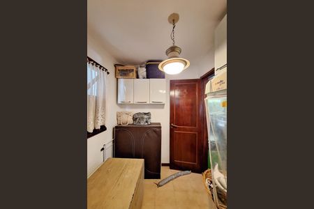 Casa de condomínio à venda com 380m², 4 quartos e 4 vagas Casa de condomínio à venda com 380m², 4 quartos e 4 vagasQuarto de Serviço