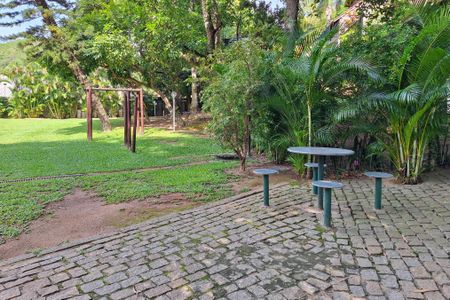 Casa de condomínio à venda com 380m², 4 quartos e 4 vagas Casa de condomínio à venda com 380m², 4 quartos e 4 vagasÁrea comum