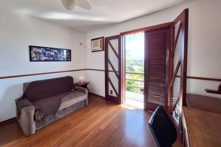 Casa de condomínio à venda com 380m², 4 quartos e 4 vagas Casa de condomínio à venda com 380m², 4 quartos e 4 vagasSuíte 2