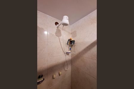 Casa de condomínio à venda com 380m², 4 quartos e 4 vagas Casa de condomínio à venda com 380m², 4 quartos e 4 vagasBanheiro da Suíte 1