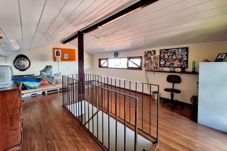 Casa de condomínio à venda com 380m², 4 quartos e 4 vagas Casa de condomínio à venda com 380m², 4 quartos e 4 vagasSótão