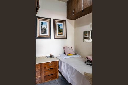 Apartamento à venda com 140m², 3 quartos e 2 vagas Apartamento à venda com 140m², 3 quartos e 2 vagasQuarto de Serviço