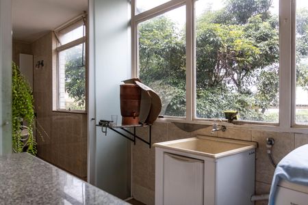 Apartamento à venda com 140m², 3 quartos e 2 vagas Apartamento à venda com 140m², 3 quartos e 2 vagasÁrea de Serviço