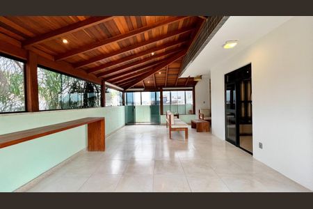 Apartamento à venda com 212m², 4 quartos e 2 vagasTerraço