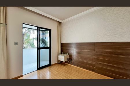 Apartamento à venda com 212m², 4 quartos e 2 vagasQuarto 1