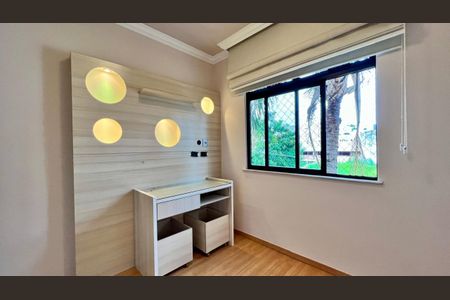 Apartamento à venda com 212m², 4 quartos e 2 vagasQuarto 2