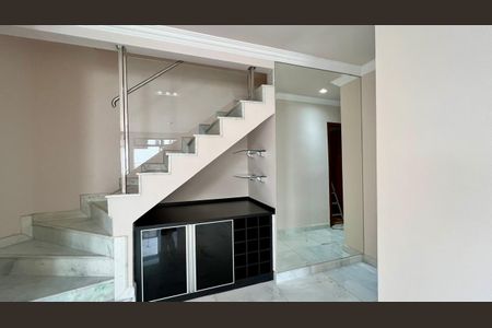Apartamento à venda com 212m², 4 quartos e 2 vagasSala