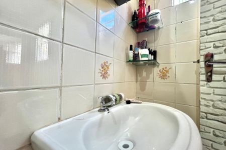 Casa à venda com 200m², 3 quartos e 4 vagas Casa à venda com 200m², 3 quartos e 4 vagasBanheiro da Suíte