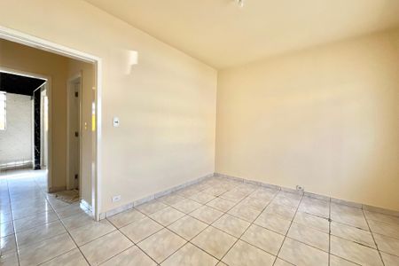 Casa à venda com 200m², 3 quartos e 4 vagas Casa à venda com 200m², 3 quartos e 4 vagasSala