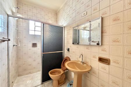 Casa à venda com 200m², 3 quartos e 4 vagas Casa à venda com 200m², 3 quartos e 4 vagasBanheiro 2