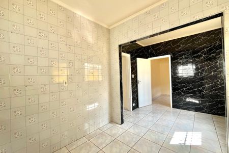 Casa à venda com 200m², 3 quartos e 4 vagas Casa à venda com 200m², 3 quartos e 4 vagasCozinha