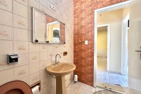 Casa à venda com 200m², 3 quartos e 4 vagas Casa à venda com 200m², 3 quartos e 4 vagasBanheiro 2