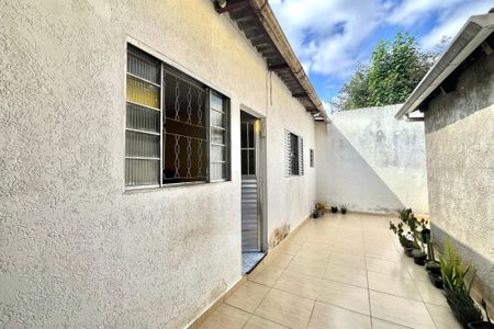 Casa à venda com 200m², 3 quartos e 4 vagas Casa à venda com 200m², 3 quartos e 4 vagasQuintal
