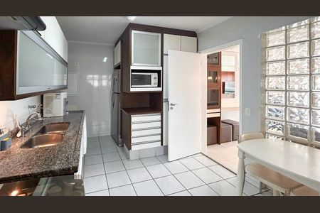 Apartamento para alugar com 100m², 3 quartos e 2 vagasCozinha