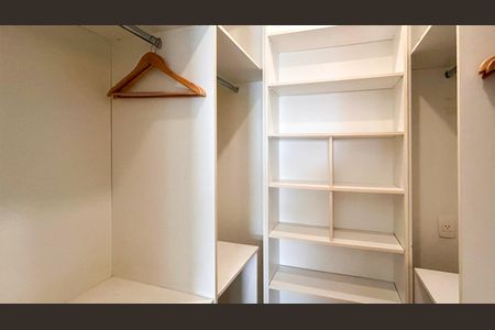 Apartamento para alugar com 100m², 3 quartos e 2 vagasCloset - Suíte