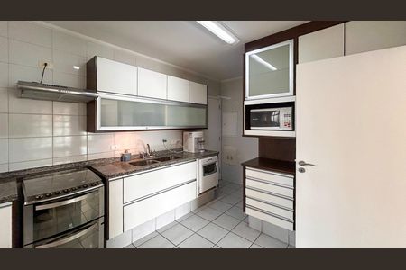 Apartamento para alugar com 100m², 3 quartos e 2 vagasCozinha