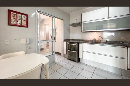 Apartamento para alugar com 100m², 3 quartos e 2 vagasCozinha