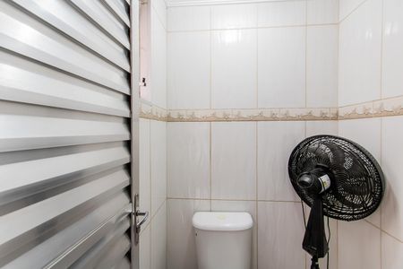 Casa à venda com 98m², 2 quartos e 1 vaga Casa à venda com 98m², 2 quartos e 1 vagaBanheiro de serviço