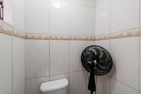 Casa à venda com 98m², 2 quartos e 1 vaga Casa à venda com 98m², 2 quartos e 1 vagaBanheiro de serviço