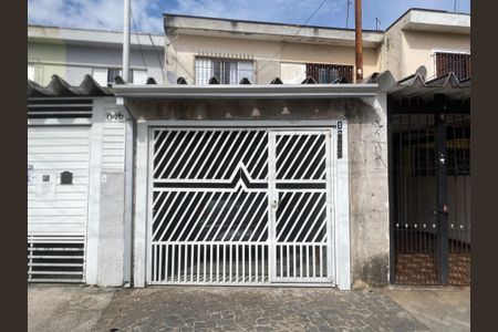 Casa à venda com 98m², 2 quartos e 1 vaga Casa à venda com 98m², 2 quartos e 1 vagaFachada