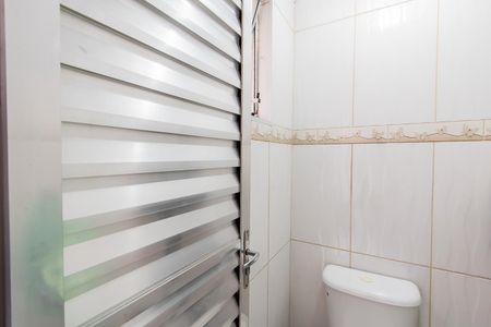 Casa à venda com 98m², 2 quartos e 1 vaga Casa à venda com 98m², 2 quartos e 1 vagaBanheiro de serviço