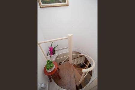 Casa à venda com 187m², 4 quartos e 2 vagasEscada