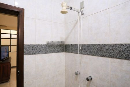 Casa à venda com 400m², 5 quartos e 4 vagas Casa à venda com 400m², 5 quartos e 4 vagasBanheiro 1