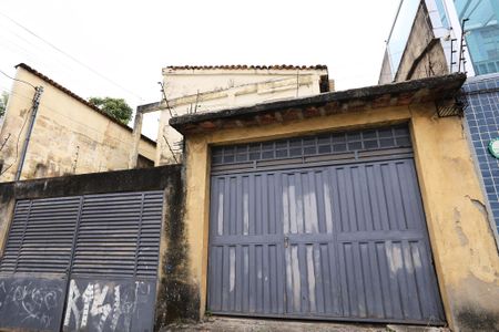 Casa à venda com 400m², 5 quartos e 4 vagas Casa à venda com 400m², 5 quartos e 4 vagasFachada