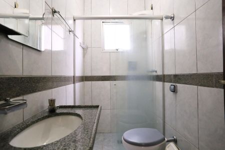 Casa à venda com 400m², 5 quartos e 4 vagas Casa à venda com 400m², 5 quartos e 4 vagasBanheiro 2