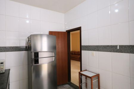 Casa à venda com 400m², 5 quartos e 4 vagas Casa à venda com 400m², 5 quartos e 4 vagasCozinha