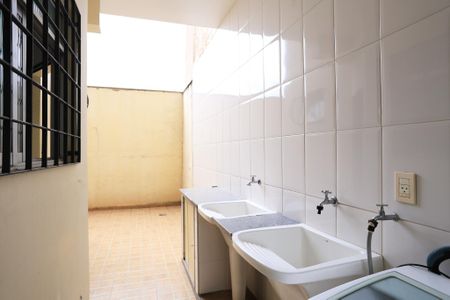 Casa à venda com 400m², 5 quartos e 4 vagas Casa à venda com 400m², 5 quartos e 4 vagasÁrea de Serviço