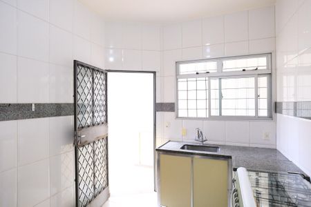 Casa à venda com 400m², 5 quartos e 4 vagas Casa à venda com 400m², 5 quartos e 4 vagasCozinha