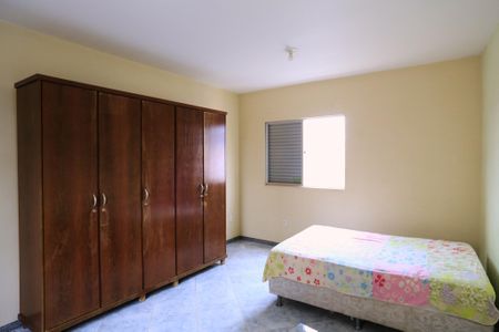 Casa à venda com 400m², 5 quartos e 4 vagas Casa à venda com 400m², 5 quartos e 4 vagasQuarto 2