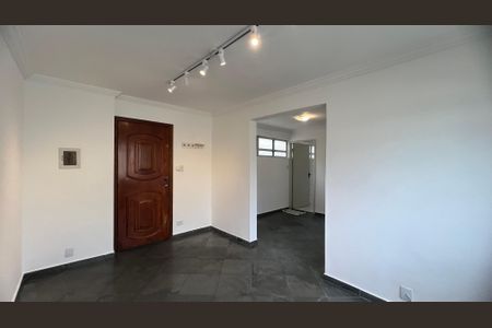 Apartamento para alugar com 70m², 3 quartos e sem vaga Apartamento para alugar com 70m², 3 quartos e sem vagaSala