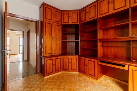 Apartamento à venda com 188m², 4 quartos e 3 vagasQuarto 2