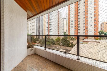 Apartamento à venda com 188m², 4 quartos e 3 vagasVaranda