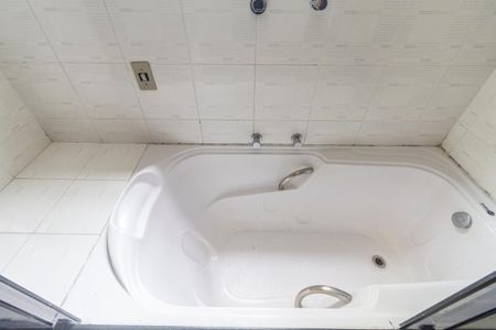 Apartamento à venda com 188m², 4 quartos e 3 vagasBanheiro da Suíte