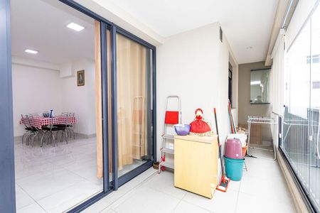 Apartamento à venda com 64m², 1 quarto e 1 vagaVaranda e Área de Serviço