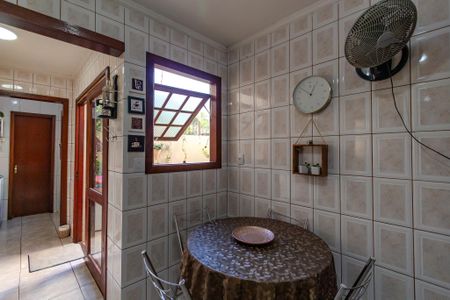 Casa de condomínio à venda com 229m², 3 quartos e 2 vagasCozinha