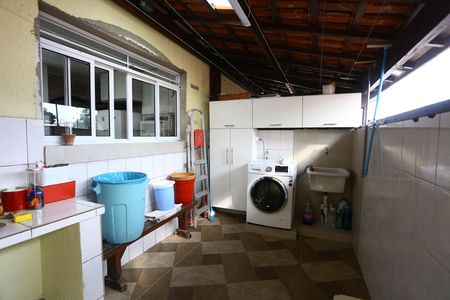 Casa à venda com 170m², 3 quartos e 2 vagas Casa à venda com 170m², 3 quartos e 2 vagasÁrea de Serviço