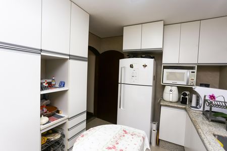 Casa à venda com 170m², 3 quartos e 2 vagas Casa à venda com 170m², 3 quartos e 2 vagasCozinha