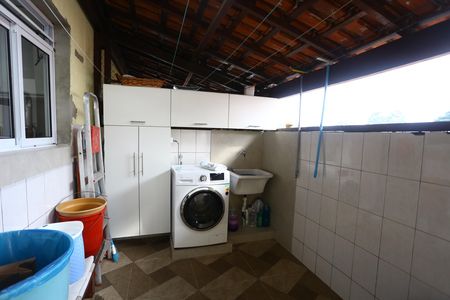 Casa à venda com 170m², 3 quartos e 2 vagas Casa à venda com 170m², 3 quartos e 2 vagasÁrea de Serviço