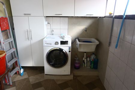 Casa à venda com 170m², 3 quartos e 2 vagas Casa à venda com 170m², 3 quartos e 2 vagasÁrea de Serviço