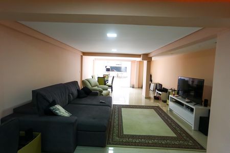 Casa à venda com 170m², 3 quartos e 2 vagas Casa à venda com 170m², 3 quartos e 2 vagasÁrea comum - Salão de festas