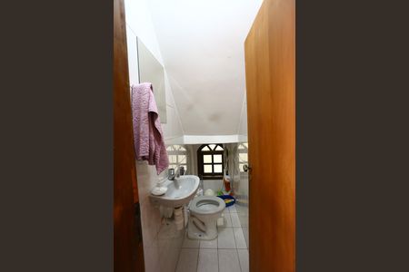 Casa à venda com 170m², 3 quartos e 2 vagas Casa à venda com 170m², 3 quartos e 2 vagasLavabo