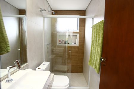 Casa à venda com 170m², 3 quartos e 2 vagas Casa à venda com 170m², 3 quartos e 2 vagasBanheiro 1