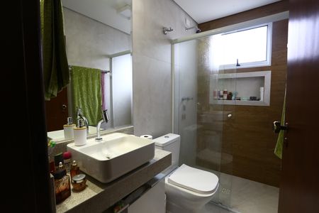 Casa à venda com 170m², 3 quartos e 2 vagas Casa à venda com 170m², 3 quartos e 2 vagasBanheiro 1