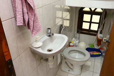 Casa à venda com 170m², 3 quartos e 2 vagas Casa à venda com 170m², 3 quartos e 2 vagasLavabo