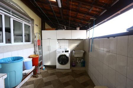 Casa à venda com 170m², 3 quartos e 2 vagas Casa à venda com 170m², 3 quartos e 2 vagasÁrea de Serviço