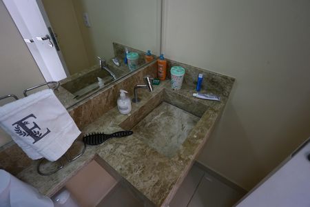 Casa à venda com 170m², 3 quartos e 2 vagas Casa à venda com 170m², 3 quartos e 2 vagasBanheiro 3